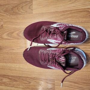 Brooks Women's Maroon Running Shoes Ricochet